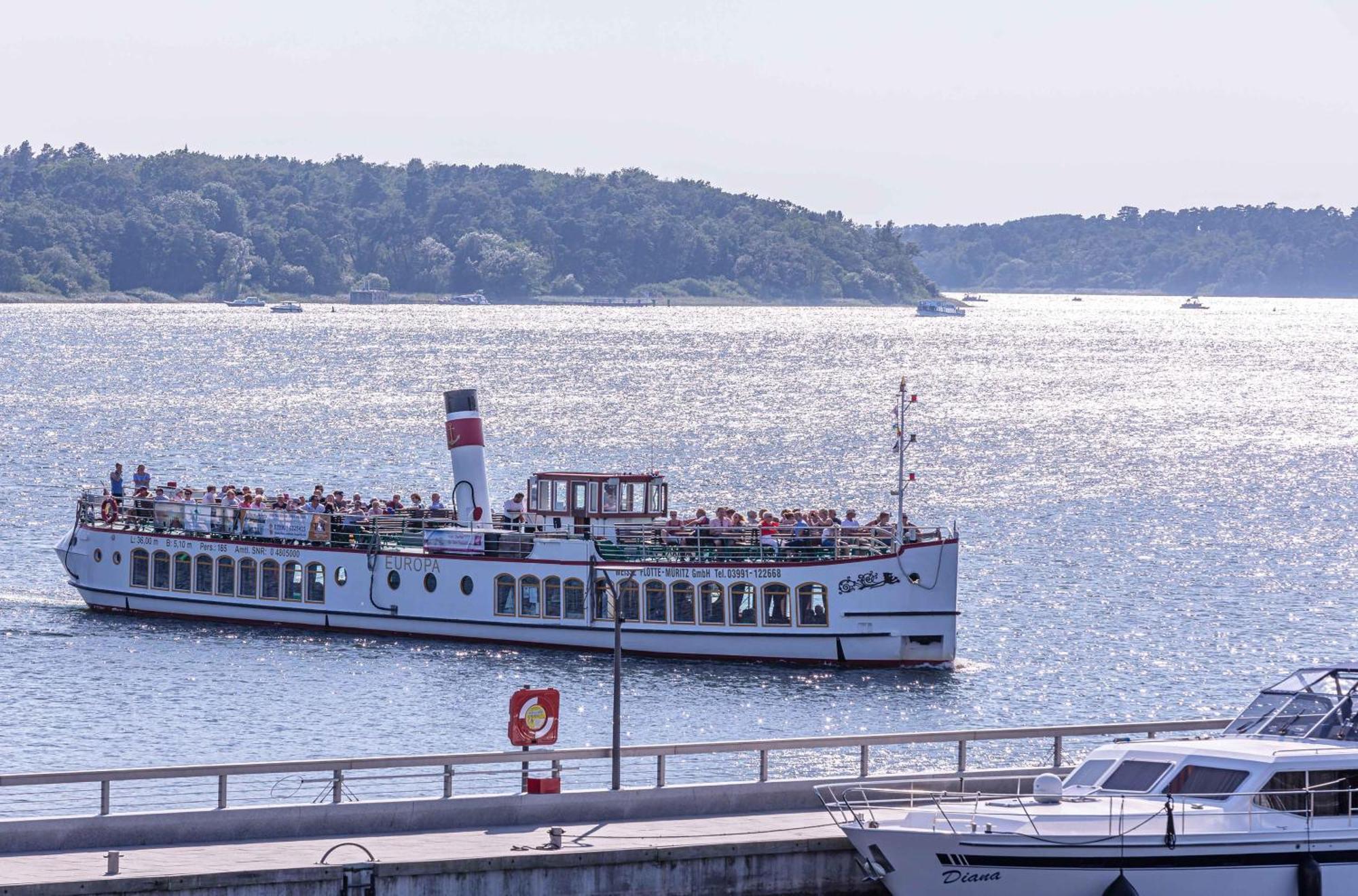 Ferienwohnungen Am Mueritzer Hafen Waren  Bagian luar foto